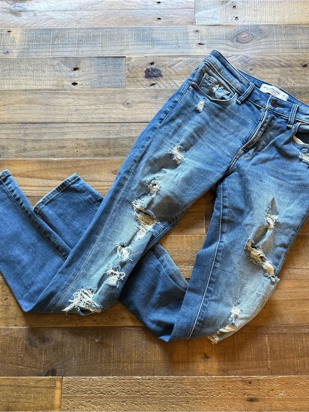 A&F Super Skinny Mid Rise Jean Distressed